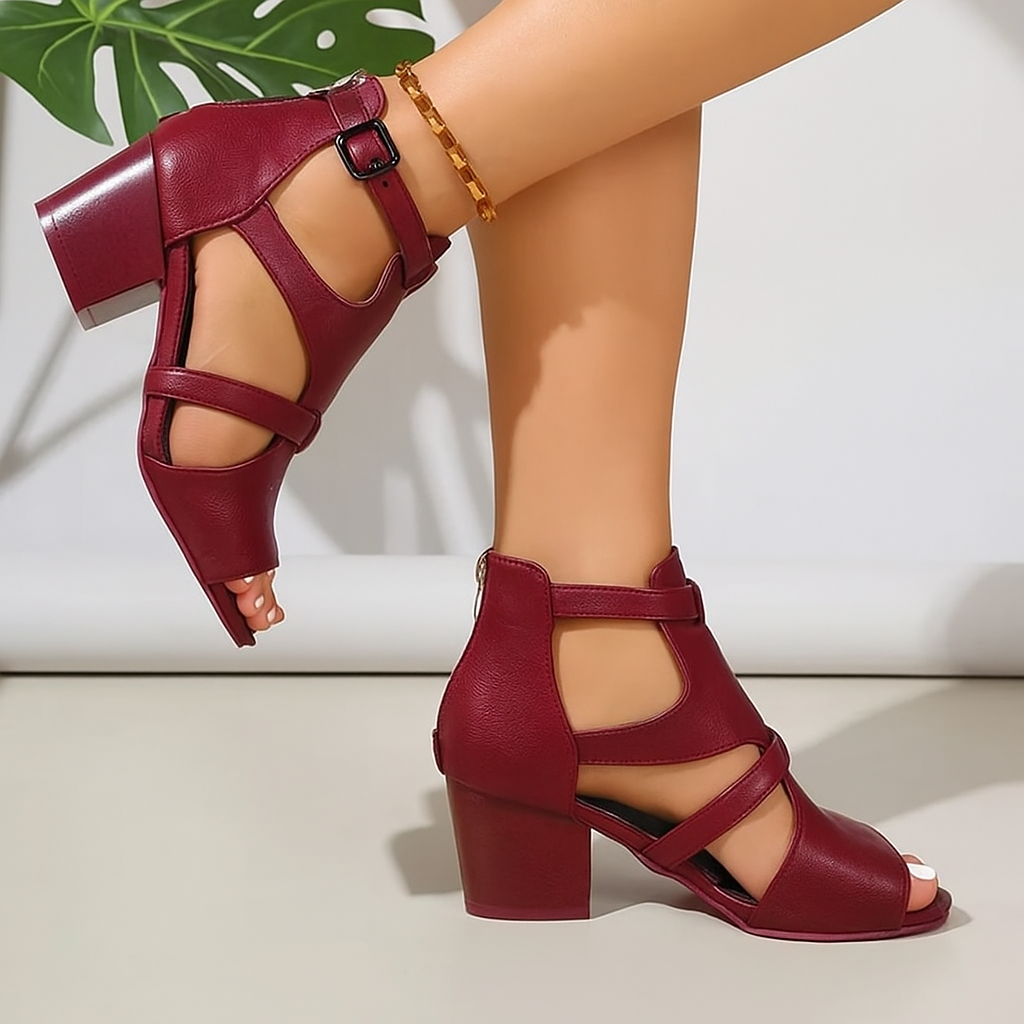 🔥 WildHeels 👠 Elegancia que pisa fuerte, actitud que deja huella 🔥Tacón firme👡Diseño salvaje💋 Estilo sin límites. 💃