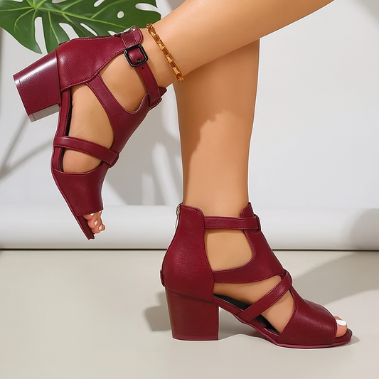 🔥 WildHeels 👠 Elegancia que pisa fuerte, actitud que deja huella 🔥Tacón firme👡Diseño salvaje💋 Estilo sin límites. 💃