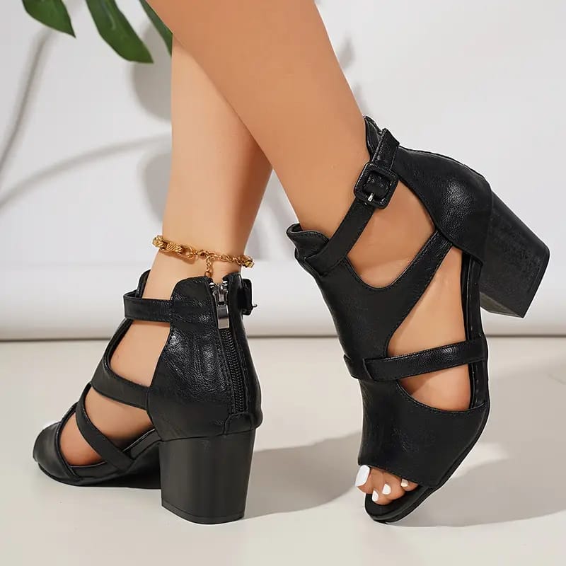 🔥 WildHeels 👠 Elegancia que pisa fuerte, actitud que deja huella 🔥Tacón firme👡Diseño salvaje💋 Estilo sin límites. 💃